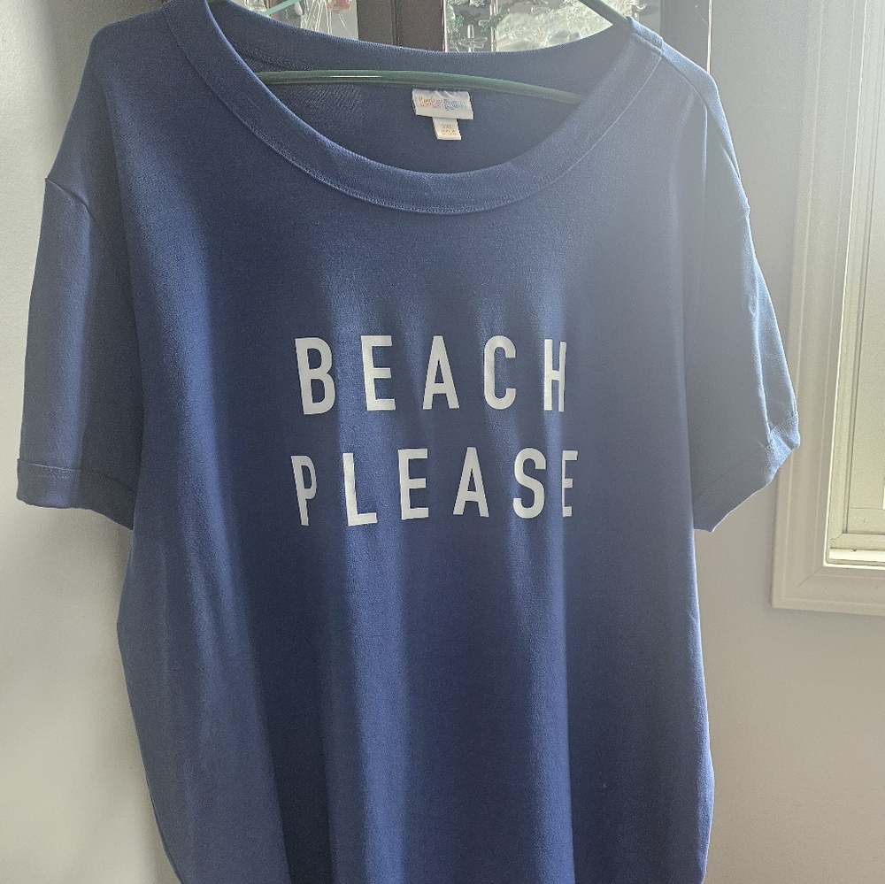 LuLaRoe Liv t-shirt
